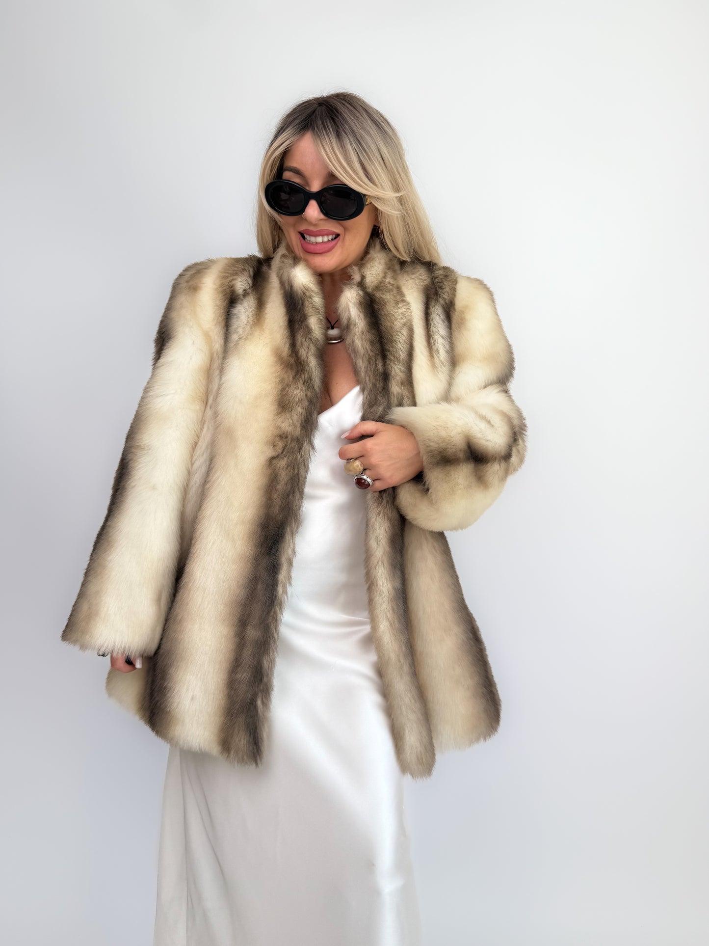 Vintage Beige Brown Faux Fur Coat – 80s Winter Bridal Statement Jacket S
