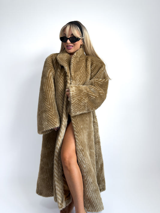 Vintage Honey Chevron Faux Fur Maxi Coat - Full Length Heavyweight Winter Coat in L-XL