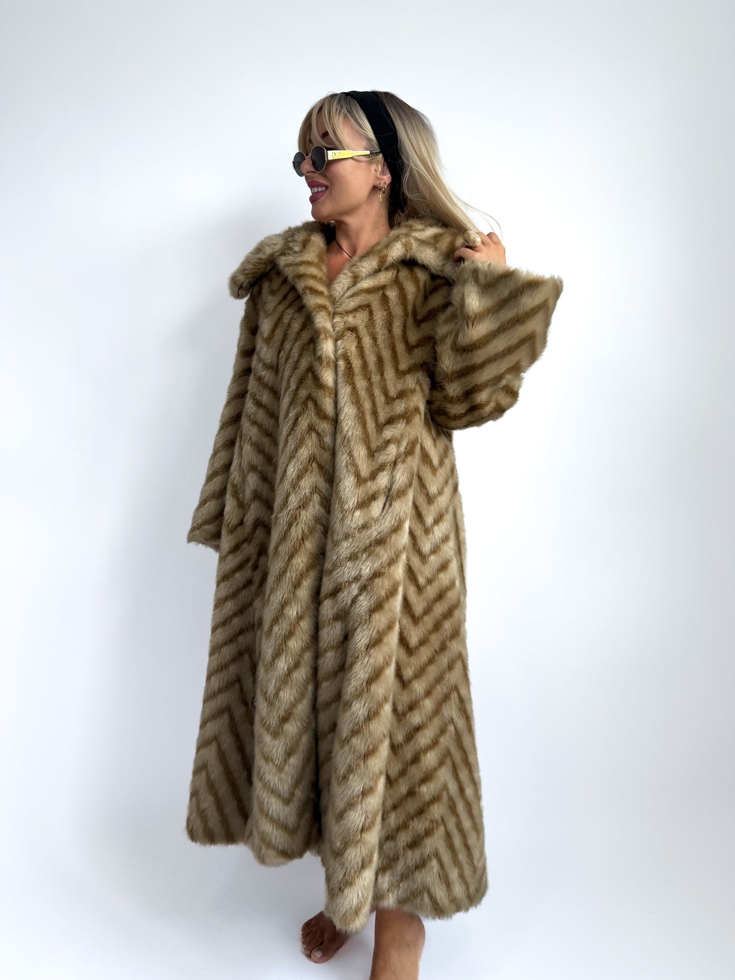 Vintage Chevron Faux Fur Maxi Coat in Blonde - Oversize Heavyweight Winter Coat in M-L