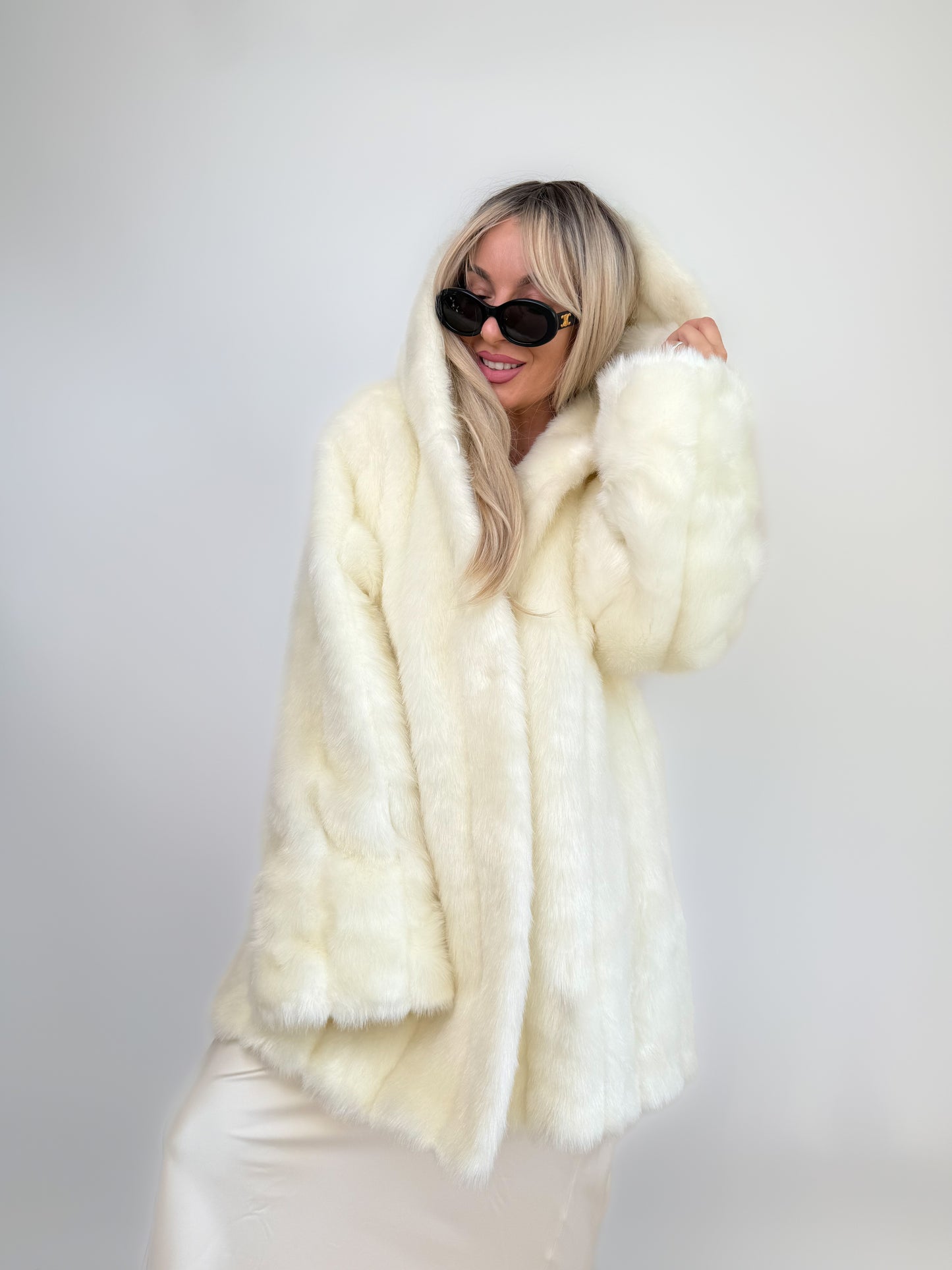 Vintage 90s White Faux Fur Hooded Coat L
