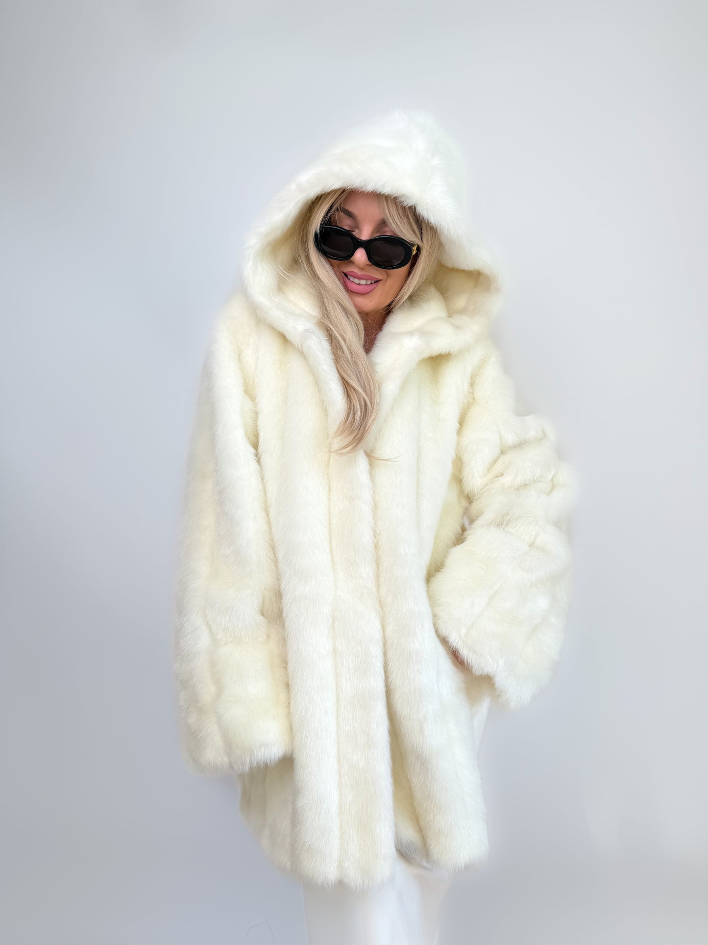 Vintage 90s White Faux Fur Hooded Coat L