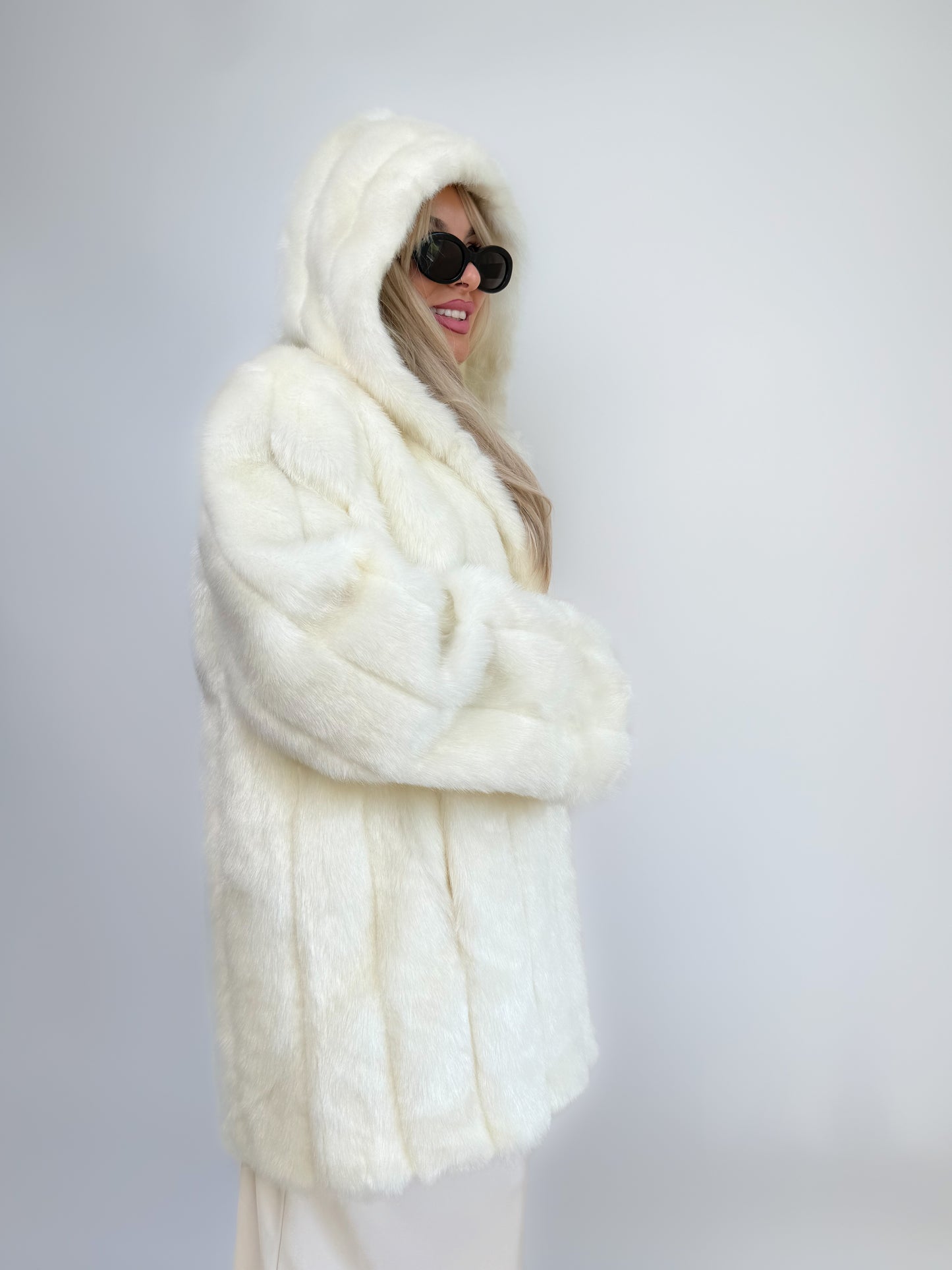 Vintage 90s White Faux Fur Hooded Coat L