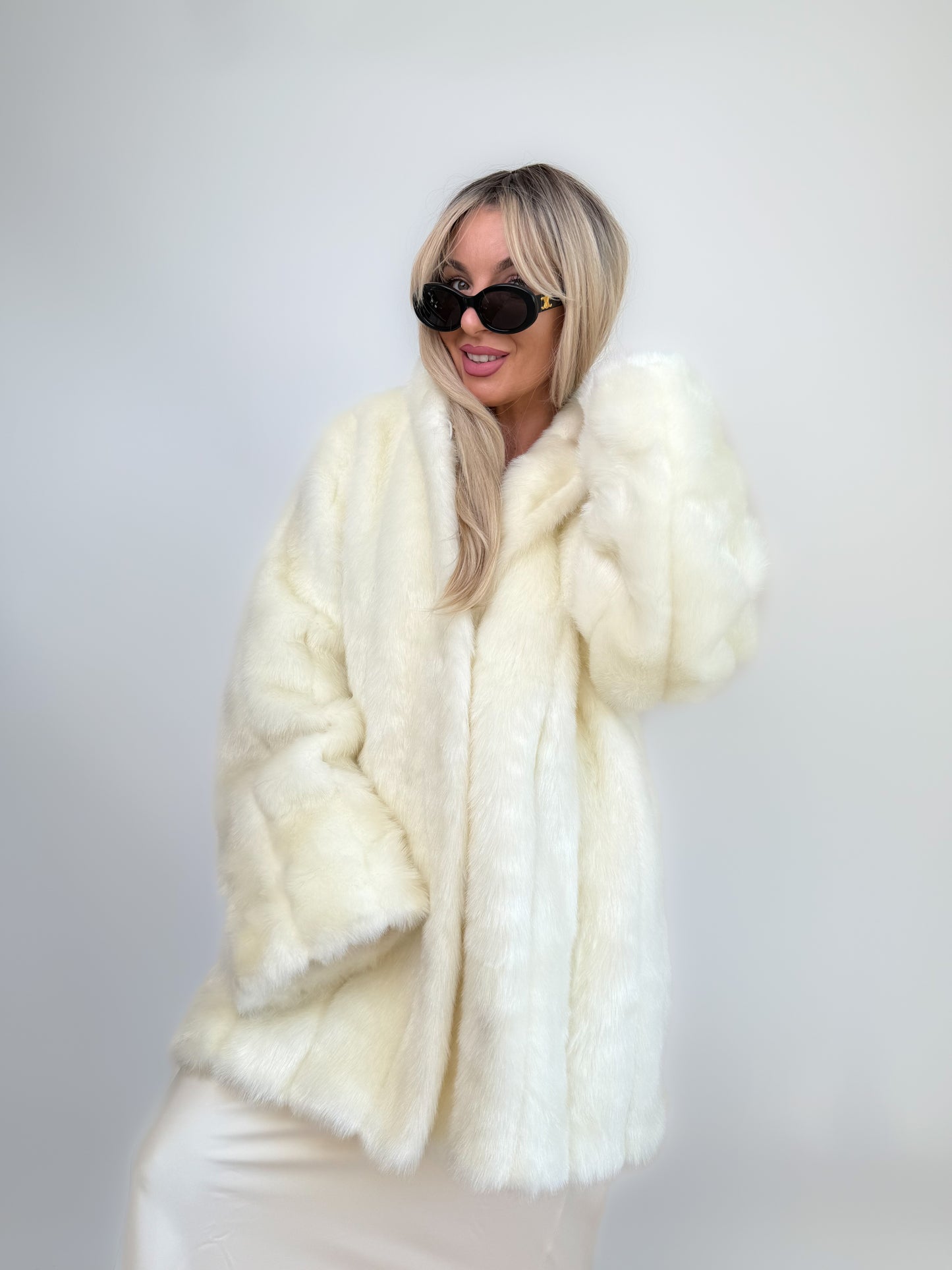 Vintage 90s White Faux Fur Hooded Coat L