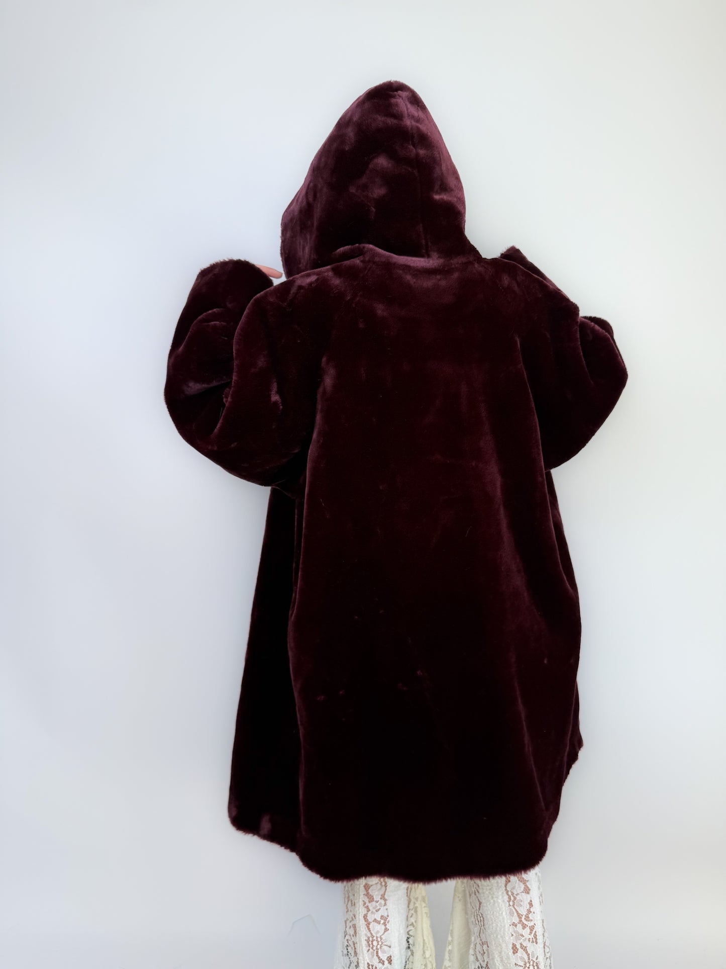 Vintage Burgundy Faux Fur Hooded Plush Winter Coat – 90s Y2K Style Jacket L-XL