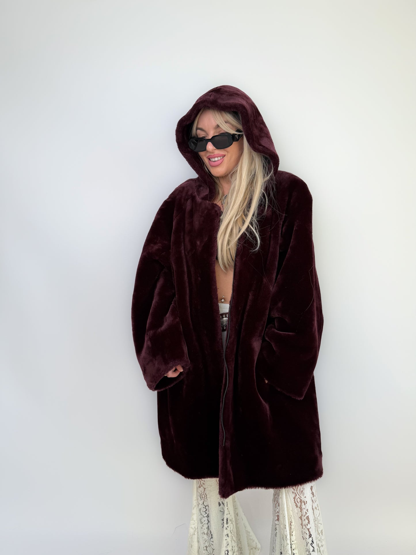 Vintage Burgundy Faux Fur Hooded Plush Winter Coat – 90s Y2K Style Jacket L-XL
