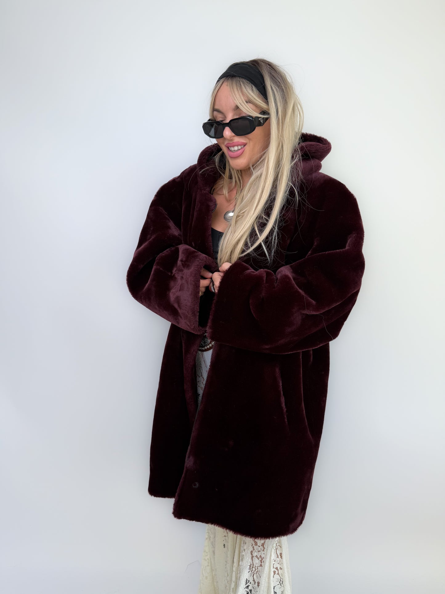 Vintage Burgundy Faux Fur Hooded Plush Winter Coat – 90s Y2K Style Jacket L-XL